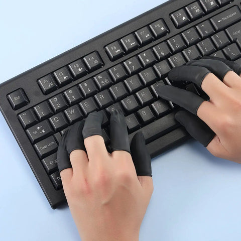 Disposable Latex Finger Cots Black Fingertip Protectors, 400 Pcs, typing on black keyboard, 2.4 x 0.8 Inch, Rubber Finger Tips For Industrial Use