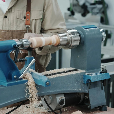 Long Nose Jaws For Wood Lathe Chuck With Serrated Inner Sides And Long Spigots For High Clamping On Long Workpieces in use