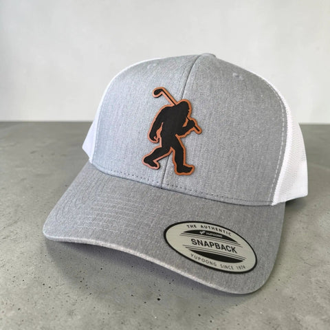 Bigfoot Patch Golf Hat With Sasquatch Holding A Golf Club Heather White Trucker Snapback For Men And Women Outdoor Golf Accessory
