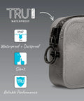 Close-up of waterproof airtight zipper on 100 Percent Waterproof Fanny Pack For Beach And Travel, showing IP67 protection.