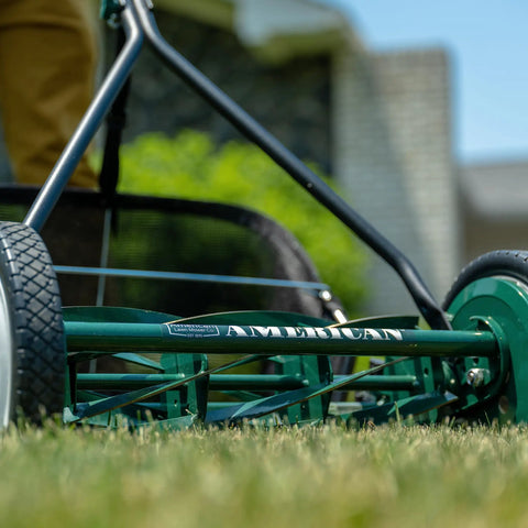 16 Inch 7 Blade Reel Lawn Mower With Grass Catcher For Bermuda Zoysia And Tiff Short Grass Types Eco Friendly Push Mower For Precise Neat Yard Care And Clean Cuts, green steel reel