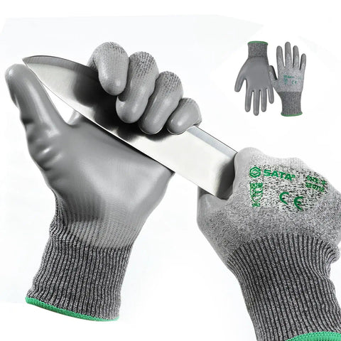 Heavy Duty Cut Resistant Gloves Level 4 EN388 Certified holding a knife, showing gray glove texture, breathable material