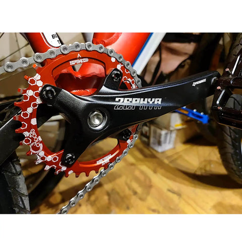 Universal Square Taper Bike Crank Arms Set 170mm 175mm Forged Alloy 6061 T6 104mm BCD on a bicycle frame