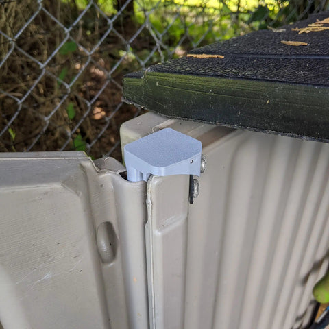 Heavy Duty Beefed Up Steel Core Hinge Pair For Rubbermaid 5X6.5 Slide Lid Resin Outdoor Shed Door Replacement Replaces 3T16 3T17 Detail of steel hinge mounted on resin shed.