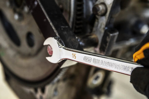 Using 10mm 4 Degree Swing Arch 12 Point Ratcheting Combination Wrench With Off Corner Loading on machinery
