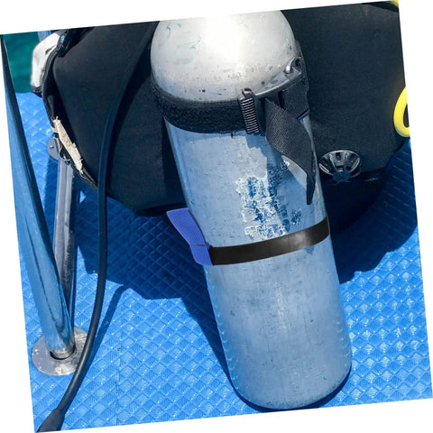 Scuba Tank Holder Belt for Diving Gear, No Fuss Attachment Strap System secures silver oxygen tank on boat