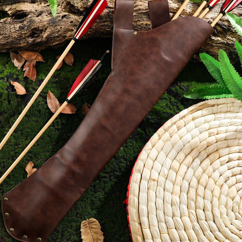 Leather Hip Quiver For Arrows On The Go Archery Pouch One Hand Draw Waist Mounted Arrow Holder with arrows outdoors