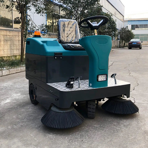 Ride On Automatic Floor Sweeper Machine For Warehouses Factories And Commercial Spaces Heavy Duty Industrial Cleaning System Designed for Large Indoor Areas And Distribution Centers Efficient Sweeping Solution