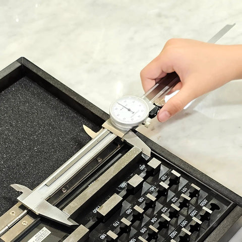 Pro Grade 0-6 Inch Stainless Steel Dial Caliper With Four Way Imperial Measurements, Shock Proof, Accurate To 0.001 Inch, 0.0005 Inch Resolution, Knurled Thumb Roller And Locking Screw