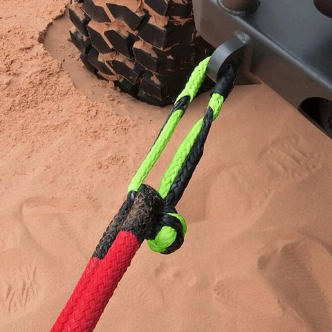 Heavy Duty Synthetic Soft Shackle With Gator Jaw Pro, 52,300 Lb Breaking Strength, UHMPE Plasma connected to vehicle bumper