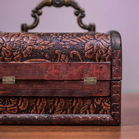 Side view of wooden box with Miniature Iron Hinges 1.2 Inch Folding Decorative Hinges for Jewelry Boxes and Cabinet Hardware Antique Style Handy 50 Piece Set with 200 Screws for Wooden Furniture Restoration and DIY Projects