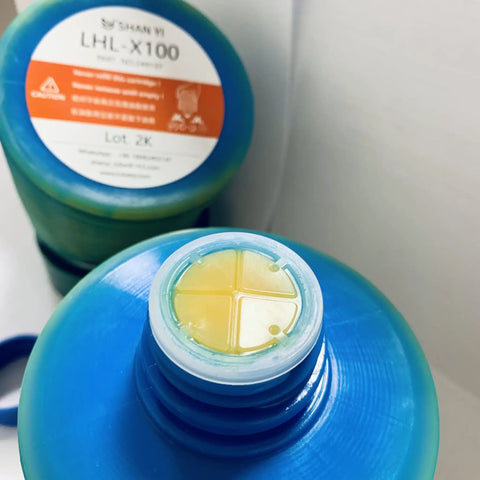 Close-up of 700ml LHL X100 7 CNC Machining Center Heavy Duty Grease For Makino Mazak Doosan Machines Pro Grade Lubricant