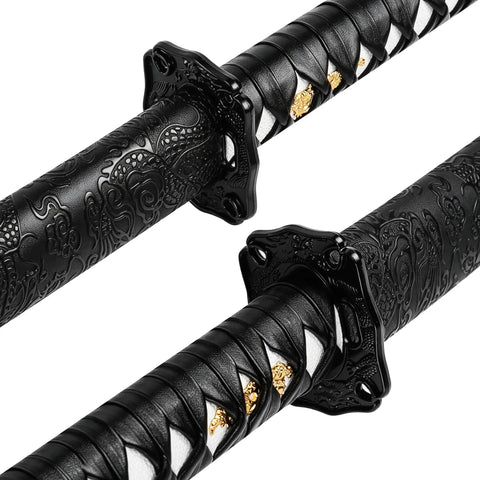 Close-up of handle on Hand Forged Steel Samurai Sword With Clay Tempered Blade Unsharpened Practice Katana Beefy Full Tang Build And Smooth Balance.