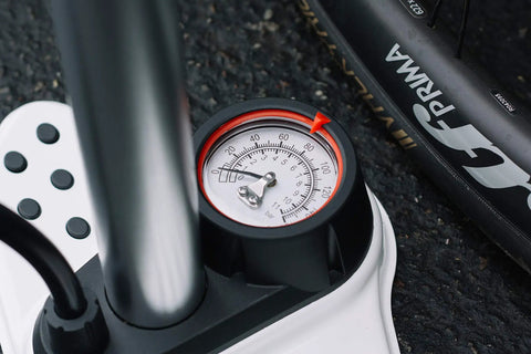 Bike Floor Pump With Industrial Gauge, Durable Aluminum Barrel Up To 160 Psi, gauge close-up showing pressure settings