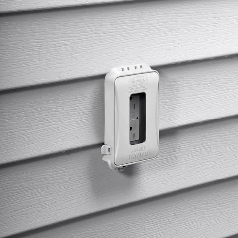 Heavy Duty 1-Gang Weatherproof In-Use Expandable Outlet Cover With Flat Nonmetallic Design mounted vertically on siding