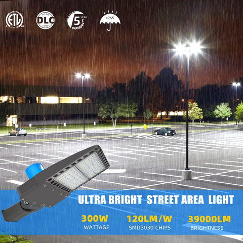 High Output 300W LED Parking Lot Light With Beast Bright 39000 Lumens 5500K Daylight White Outdoor Security Floodlight in use