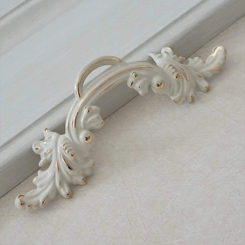 2.5 Inch Center To Center Shabby Chic Pull Handle Cream White With Gold Accent For Dresser Drawer Kitchen Cabinet Zinc Alloy Furniture Hardware 64 mm Hole Spacing Home Renovation Upgrade