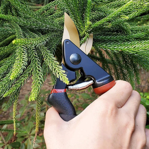 8.5 Inch Rotating Bypass Pruning Shears With Titanium Coated SK5 Blade, cutting thick branches with soft cushion grip handle