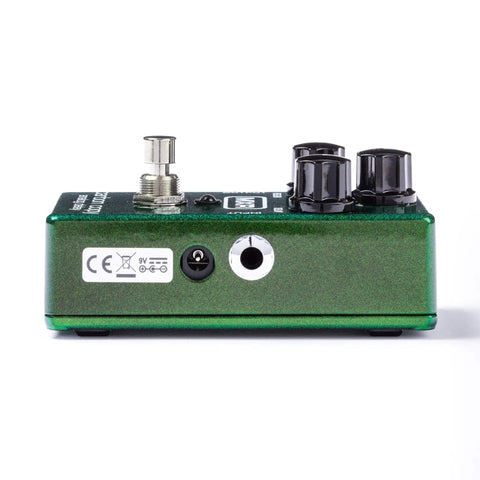 Side view of Analog Delay Pedal With 600Ms Echo And Tape Style Modulation, Bucket Brigade Circuit for rich echoes, green casing