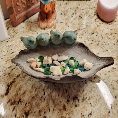 Outdoor Bird Feeder And Bath Bowl With Leaf Design In Polyresin Hand Painted Blue Family Of Birds Garden Decor That Pops For Yard Or Balcony Weather Resistant And Easy To Clean