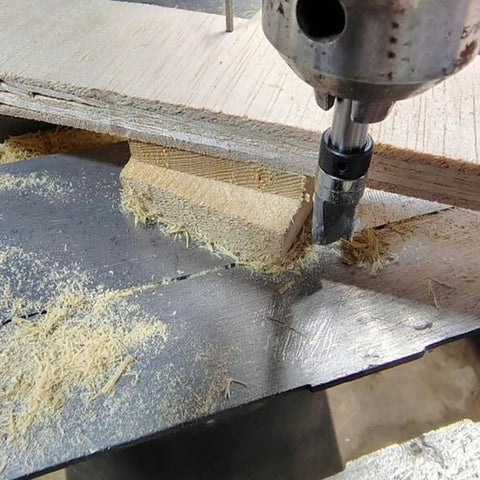 Top Pick Spiral Flush Trim Router Bit 1/4 Shank For smooth templates cutting through wood, showing precision shaping in progress.