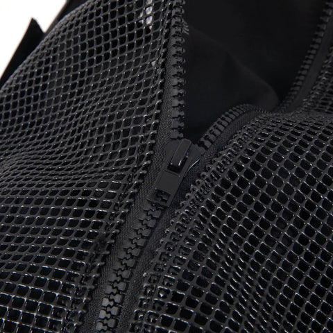 Close-up of black mesh material and zipper on Rugged 30 Inch Diving Gear Mesh Bag For Scuba And Snorkeling Gear Duffle With Pocket
