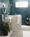 Modern bathroom with Aromatherapy Hand Shower With INLY Technology And Spa Capsule Kit installed, featuring chrome finish