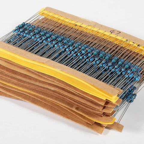 600 Piece Resistor Kit With 30 Values, One Percent Tolerance, 0.25W Metal Film Resistors From 10 Ohm To 1M Ohm, stacked resistors