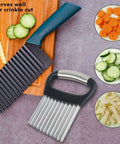 Two-piece AITRAI crinkle cutter knife with peeler; stainless steel wave cutter for vegetables and fruit