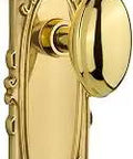 Victorian Plate With Homestead Knob Privacy Door Hardware In Polished Brass, 2.375 Inch Backset, Vintage Style With Modern Privacy Lock