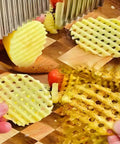 Zorveiio two-pack stainless steel crinkle cutter set with wavy blades for potatoes and vegetables