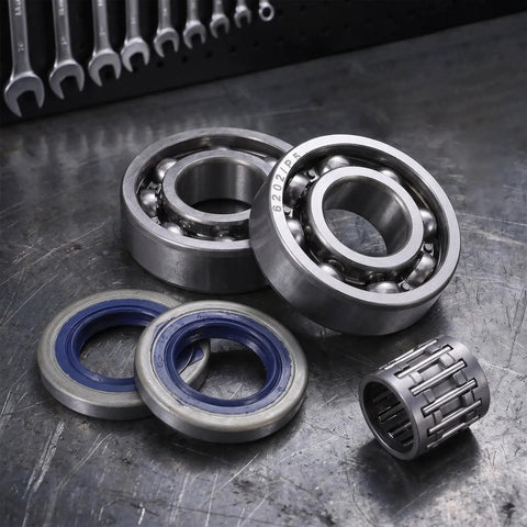 Chainsaw Crankshaft Bearing And Rubber Oil Seal Set For High Speed Transmission, Needle Roller Bearing Kit, Saw Repair For Gasoline Power Saws, Heavy Duty Pro Grade Sealing System For Tight Seal And Leak Free Performance, steel bearings and seals