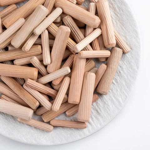 90 Piece Hardwood Dowel Set In Three Sizes One Quarter Inch Five Sixteenths Inch And Three Eighths Inch Fluted Grooved Dowels