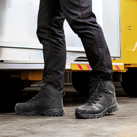 All Black Steel Toe Waterproof Work Boots For Men With Rugged Construction Durable Toe Cap ASTM 2413 18 Safety Rating