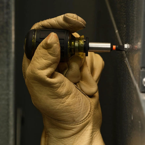 8-In-1 Stubby Screwdriver With Magnetic Handle, Impact Rated And Adjustable Blade used in tight space with gloved hand