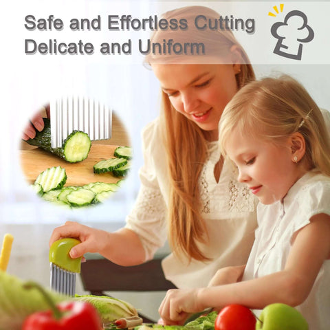 Crinkle cutter set, 2-pack with stainless steel blades and green and blue handles for vegetables