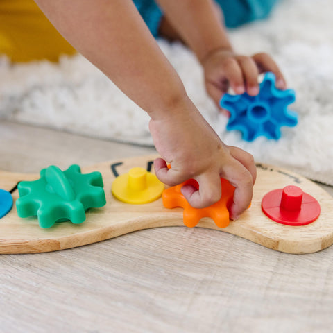 Melissa And Doug Rainbow Caterpillar Gear Toy With Six Interchangeable Gears On A Sturdy Wooden Base A Colorful Matching And Color Recognition Toy For Toddlers And Kids That Builds Fine Motor Skills And Has Serious Fun