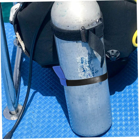 Neoprene Scuba Tank Belt With Secure Hold For Dive Gear Grab And Go Comfort Tank Holder Strap attached to a scuba tank.