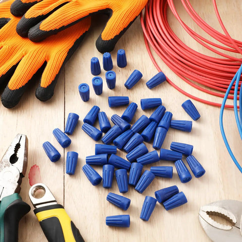 150 Pcs Waterproof Wire Connectors Outdoor Splice Terminals For 22 To 12 AWG Cable Wire Blue scattered on a table with tools and cables