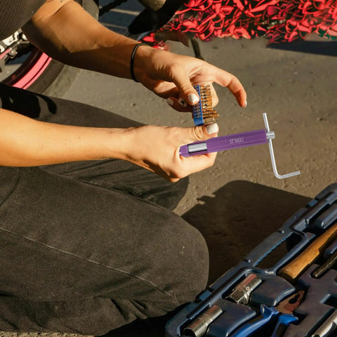 Thread Repair Kit With Zinc Alloy Inserts For Cars And Machinery, Durable Bolt Repair Tool Set displayed in use with hands
