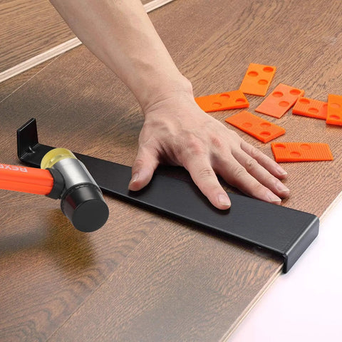 Pro Grade Fiberglass Mallet With Non Slip Rubber Grip For LVP Vinyl Flooring Installation Kit, 40 mm Double Face Rubber Head Delivers Softer Strikes And Vibration Dampening. Used on LVP flooring with spacers.