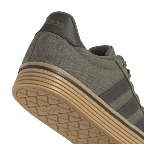 Daily 4.0 Mens Skate Sneakers with flexible textile upper, size 10.5, showing rugged rubber outsole and reinforced toe guard.