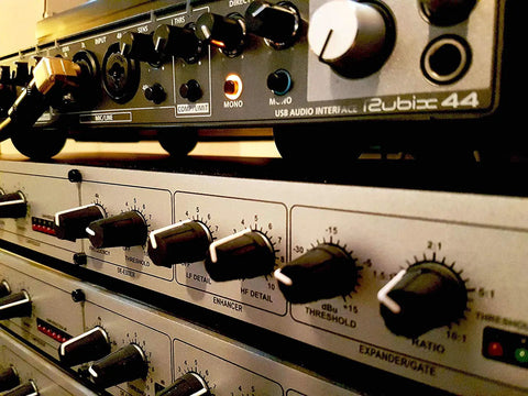 Pro Grade Vibration Isolation Feet For Studio Speakers And Stereo Gear Featuring Ultra Soft Platinum Silicone Hemispheres on audio interface.