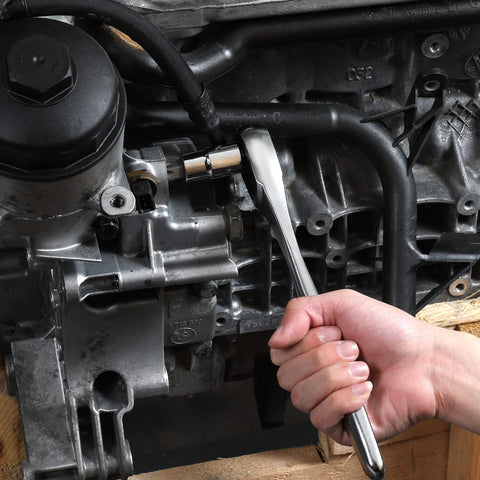 Using Torx Bit Socket Set T8 To T60 With 1/4 In 3/8 In And 1/2 In Drive on engine, S2 steel six point bits in cars and trucks