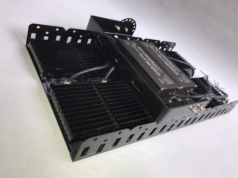 Heavy Duty 400W Led Tunnel Lights Built To Last For Outdoor Streets And Parking Lots showing aluminum housing with cooling fins.