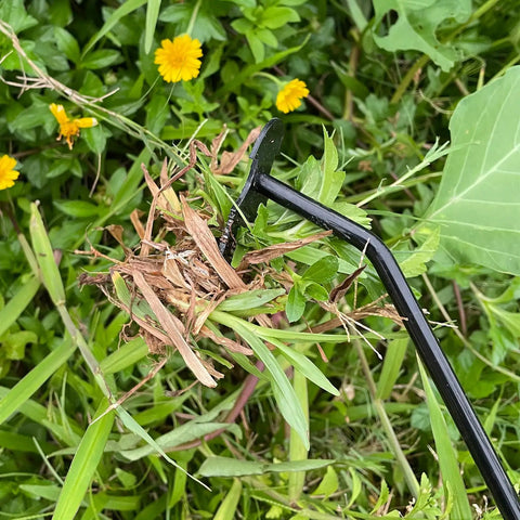 Ergonomic Weed Puller Tool For Easy Garden Weeding Adjustable Length 13.3 To 19.8 Inches Portable Grab-And-Go Hand Weed Remover With Stainless Steel Shaft And Comfortable Grip For Less Strain. Removing weeds from grass