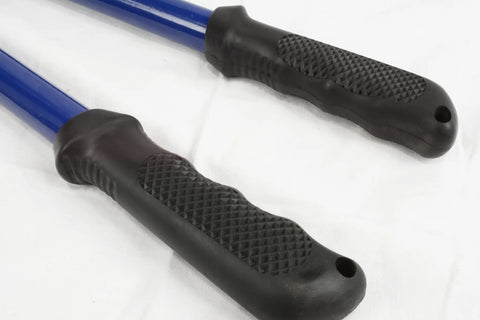 Heavy Duty Wire And Cable Cutter For Copper And Aluminum Up To 400 MCM With 18 Inch Steel Handles And Rubber Grips close-up