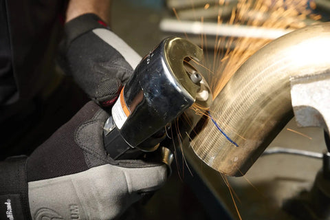 Air Cut Off Tool Pro Grade Heavy Duty 20000 RPM Pneumatic Type 41 cutting metal pipe with sparks flying