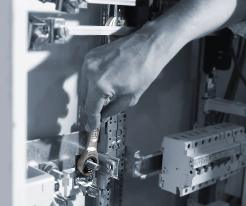 Hand using Joker SB Ratcheting Combination Wrench 10 mm With Double Hex Slip Preventing Jaw Metal Jaw Plate in tight space