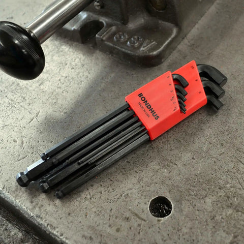 Set Of 9 Balldriver Stubby L Wrenches In 1.5 To 10 Mm, Angled Entry Up To 25 Degrees, Protanium Steel, Red Holder, On Metal Surface